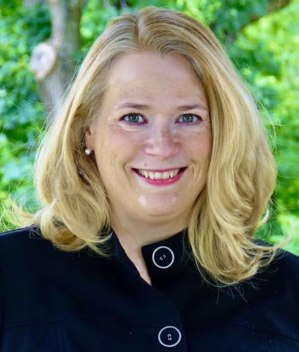 eg d3 halverson laurie.jpg